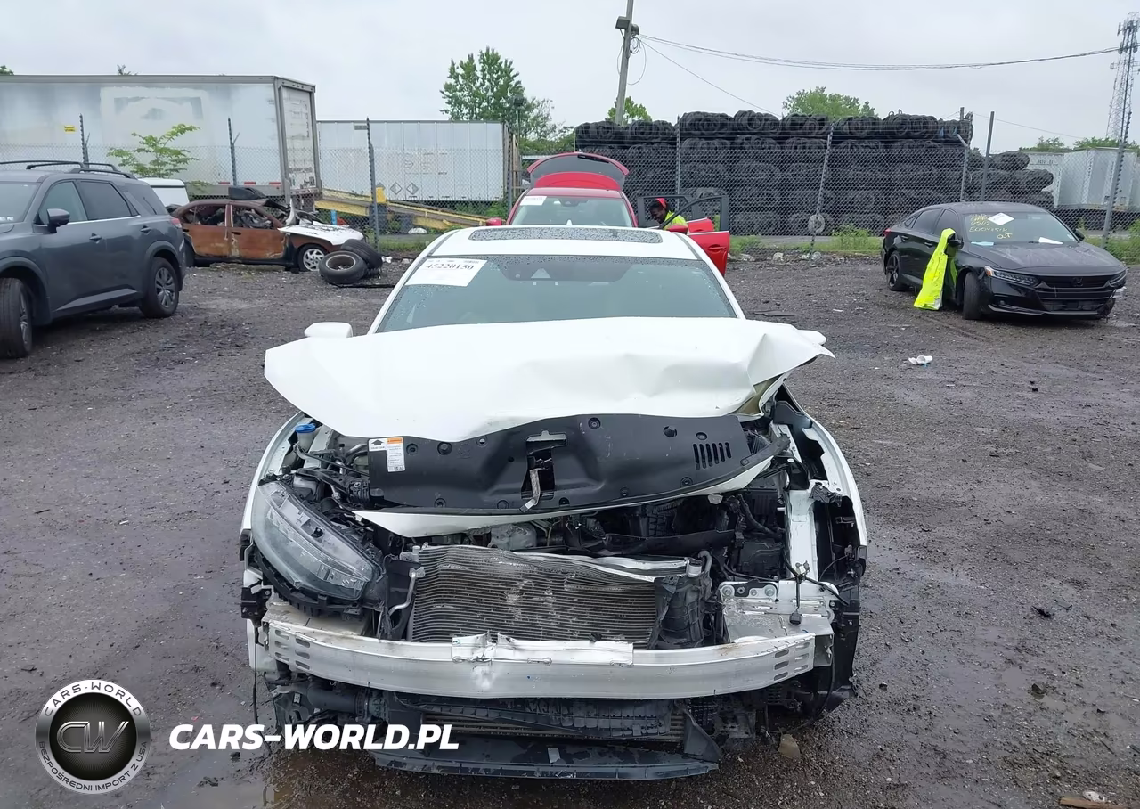 2018 Honda Civic Sport Touring VIN:SHHFK7H91JU425700 - 12
