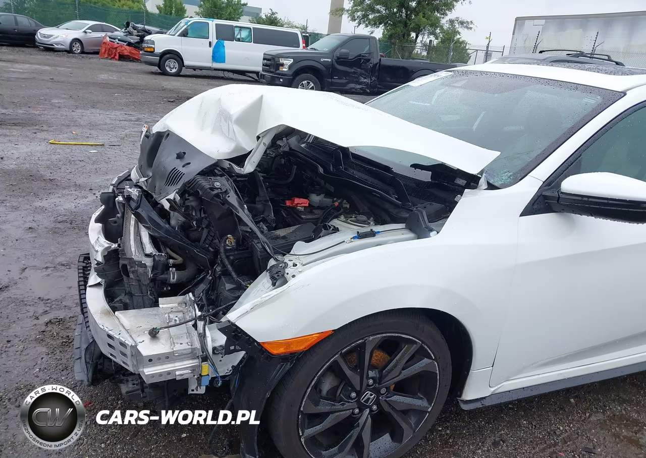 2018 Honda Civic Sport Touring VIN:SHHFK7H91JU425700 - 6