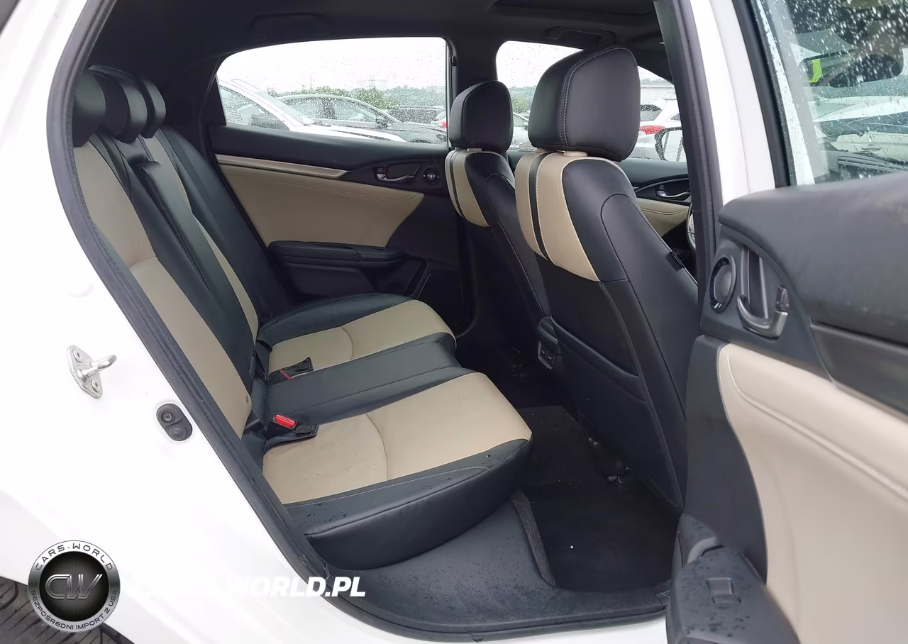 2018 Honda Civic Sport Touring VIN:SHHFK7H91JU425700 - 8
