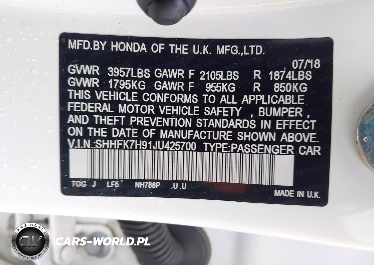 2018 Honda Civic Sport Touring VIN:SHHFK7H91JU425700 - 9
