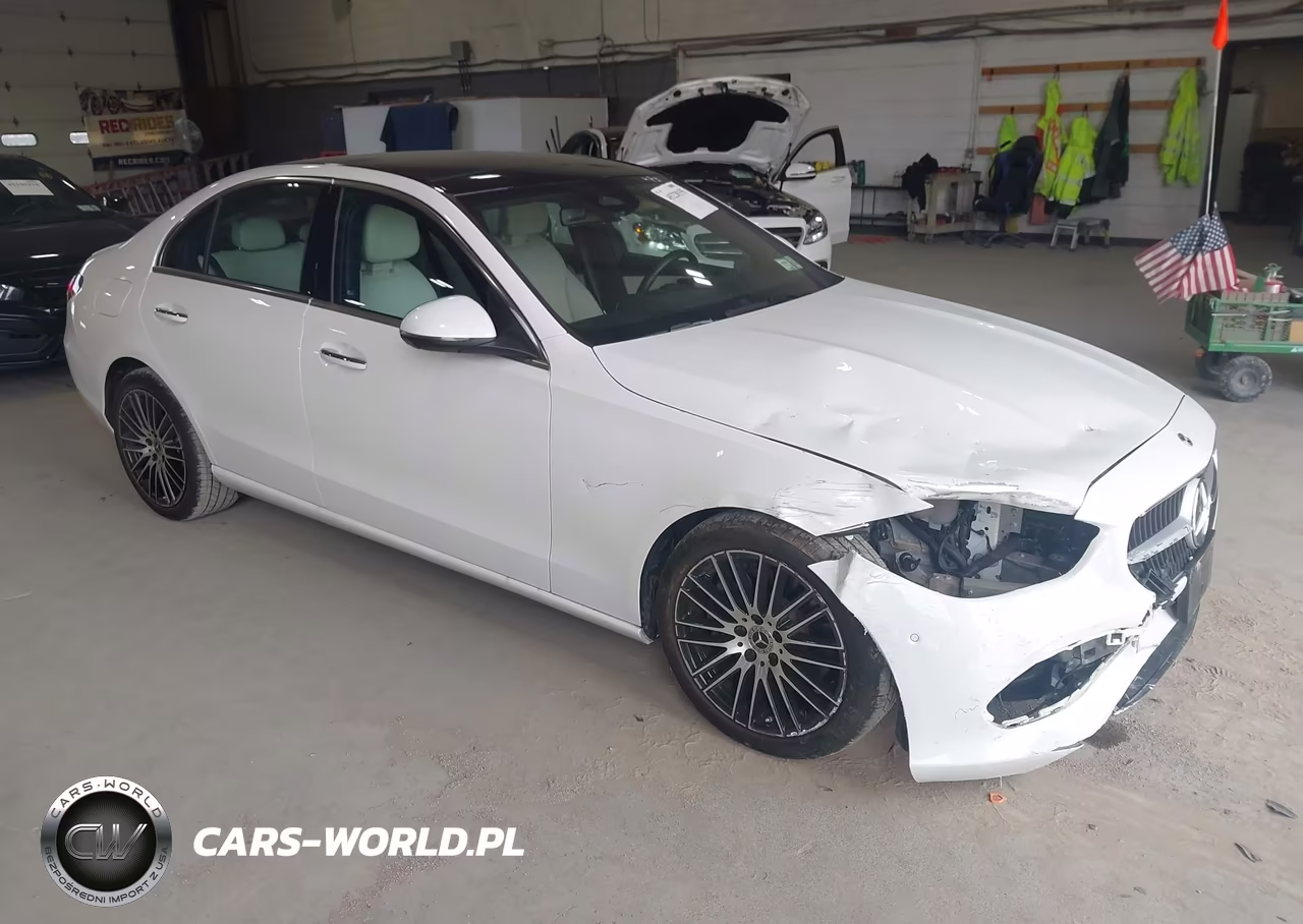 2023 Mercedes-Benz C 300 4Matic – zdjęcie 1 z 17