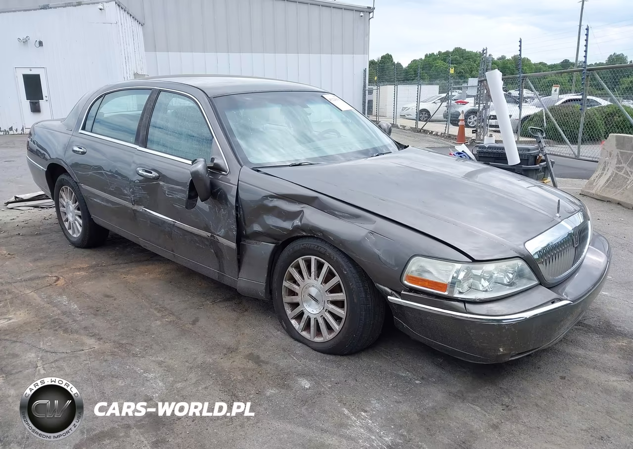 2003 Lincoln Town Car Executive