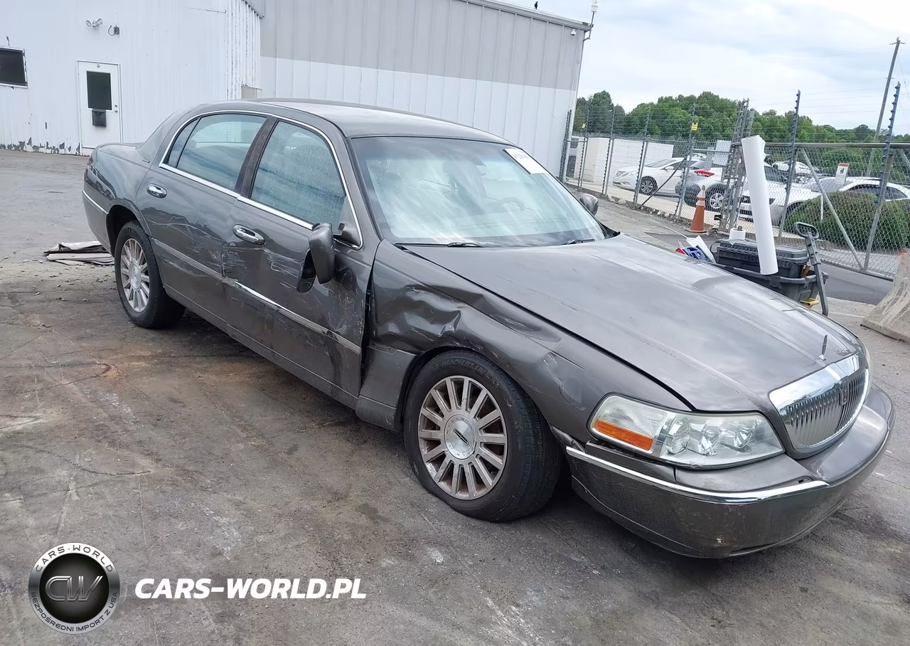 2003 Lincoln Town Car Executive VIN:1LNHM81W63Y623133 - 6