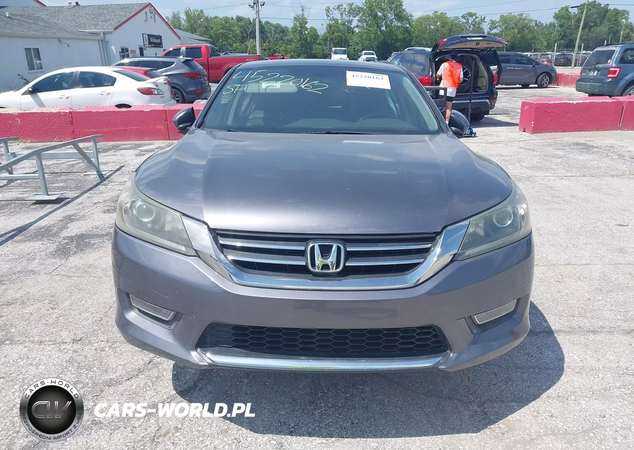 2013 Honda Accord Sport VIN:1HGCR2F58DA161795 - 13