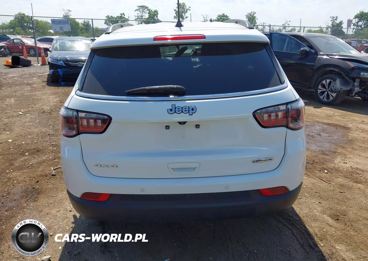 2022 Jeep Compass Latitude Lux 4X4 VIN:3C4NJDFB8NT126054 - 17