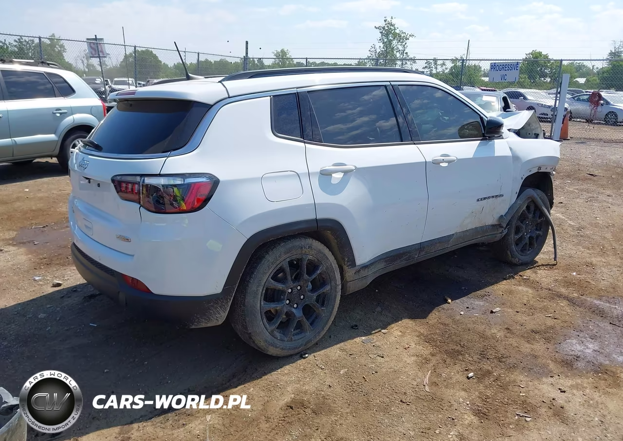 2022 Jeep Compass Latitude Lux 4X4 VIN:3C4NJDFB8NT126054 - 4