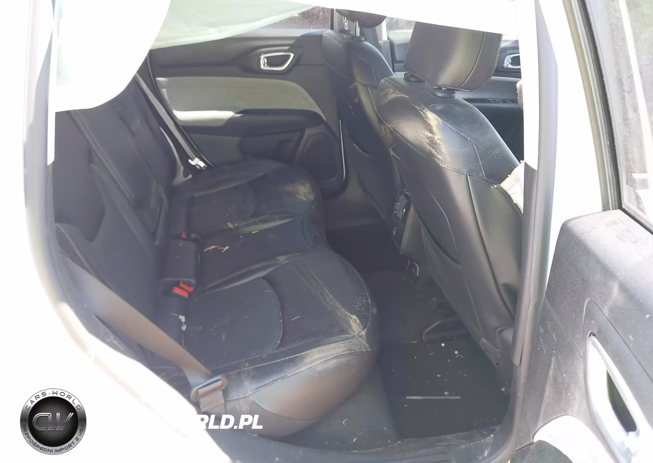 2022 Jeep Compass Latitude Lux 4X4 VIN:3C4NJDFB8NT126054 - 8