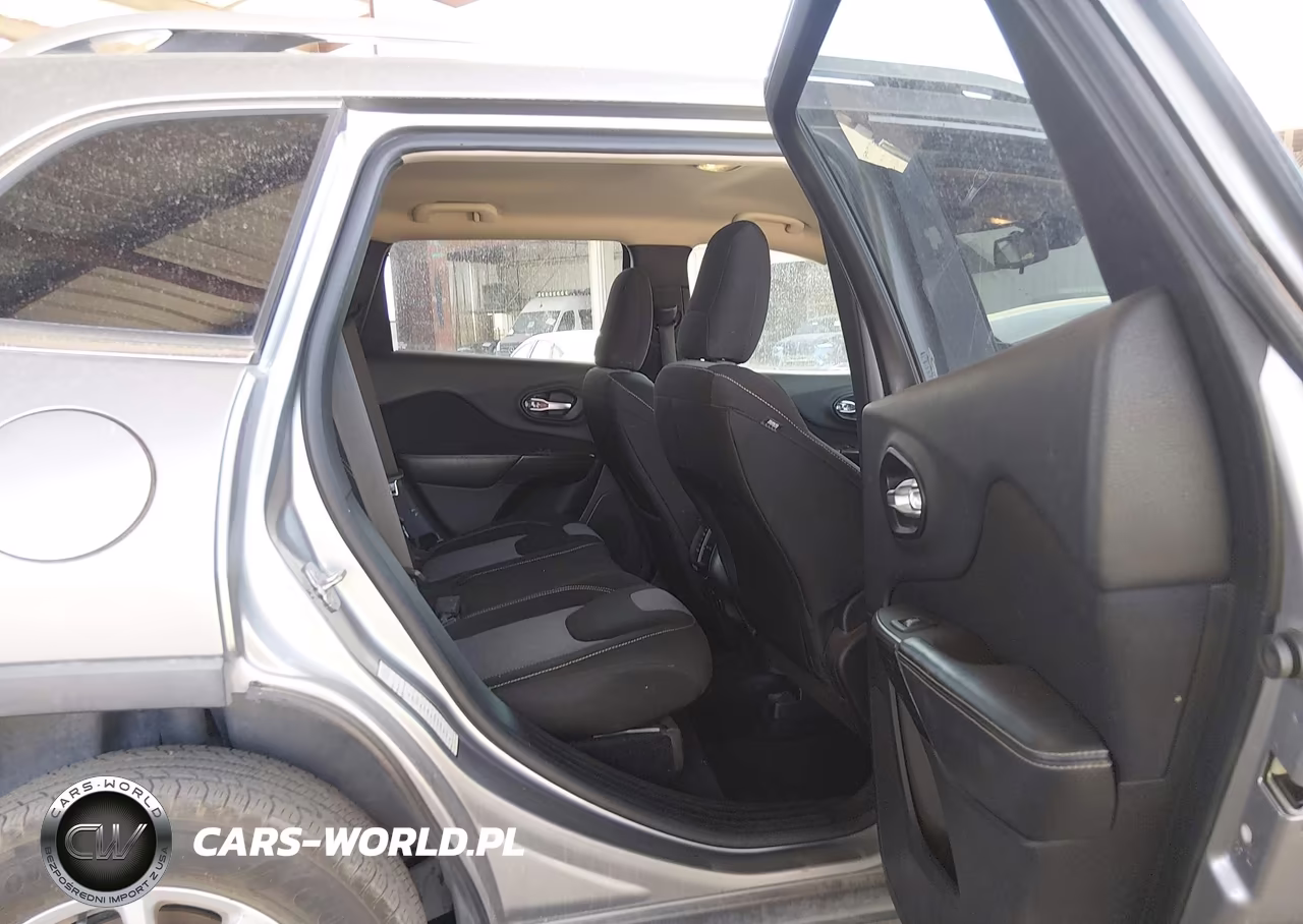 2014 Jeep Cherokee Latitude VIN:1C4PJLCS4EW206596 - 8
