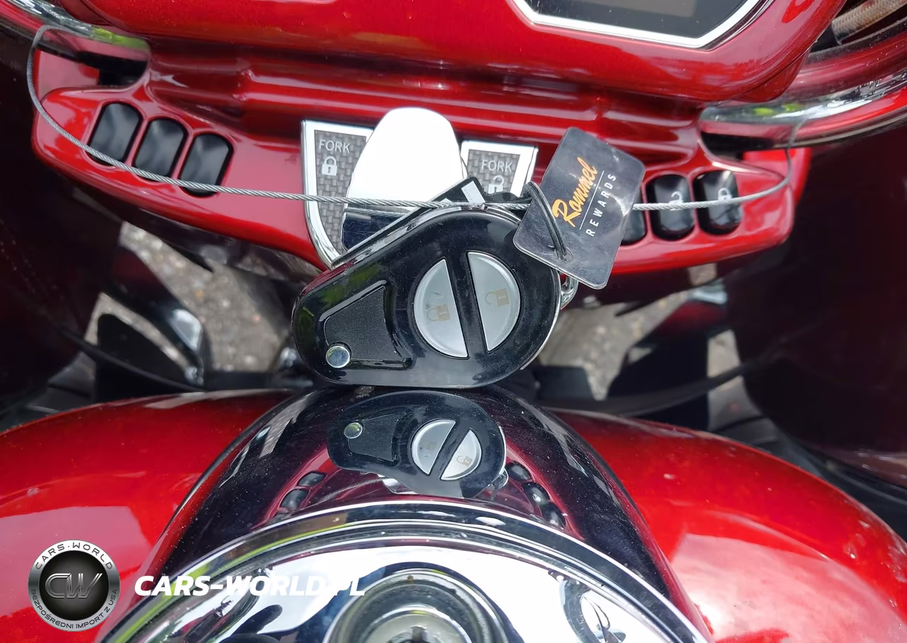 2016 Harley-Davidson Fltruse Cvo Road Glide VIN:1HD1TAN10GB956269 - 11