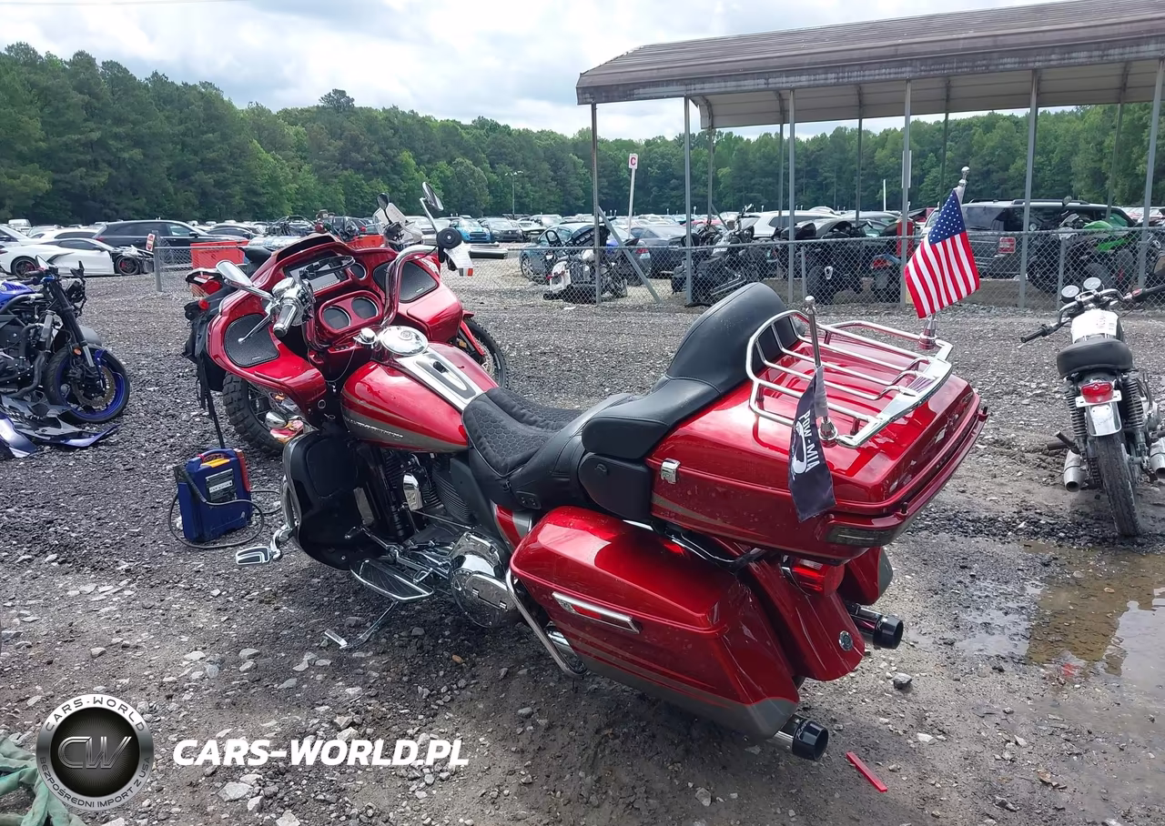 2016 Harley-Davidson Fltruse Cvo Road Glide VIN:1HD1TAN10GB956269 - 3