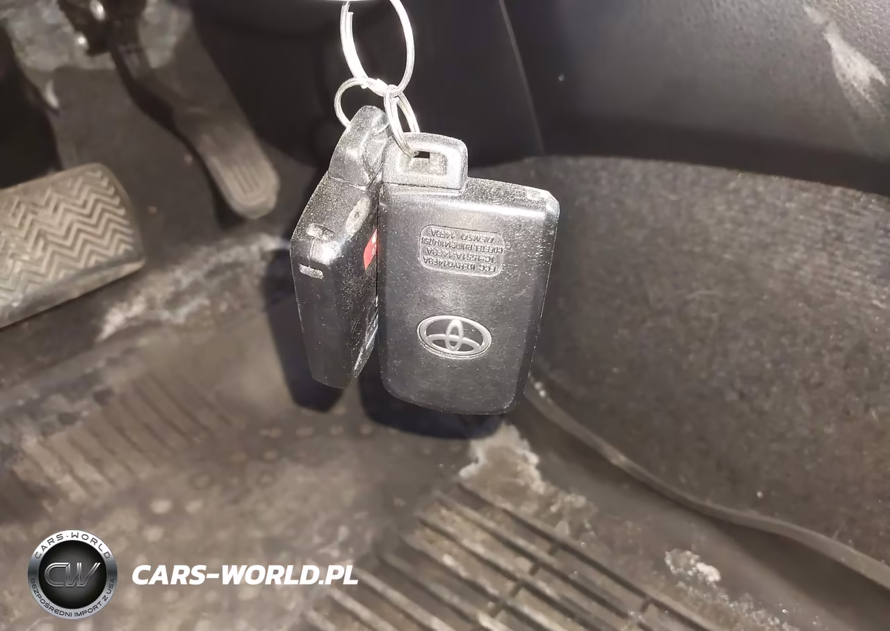 2018 Toyota Rav4 Xle VIN:JTMRFREVXJJ223091 - 11