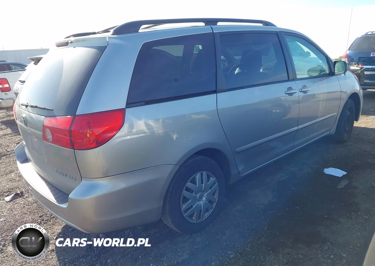 2010 Toyota Sienna Le VIN:5TDKK4CC4AS317293 - 4