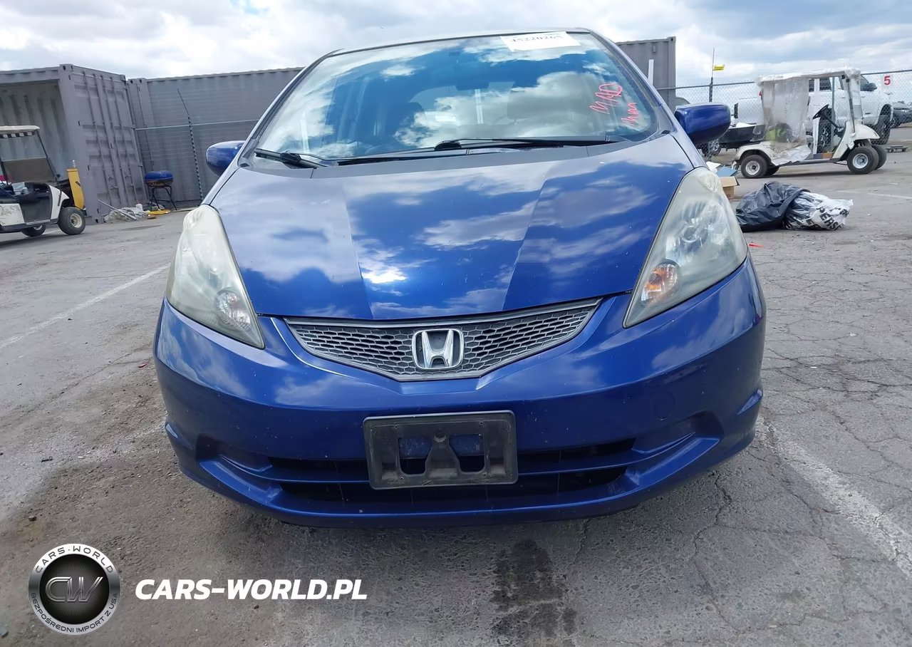 2013 Honda Fit VIN:JHMGE8H32DC047045 - 12