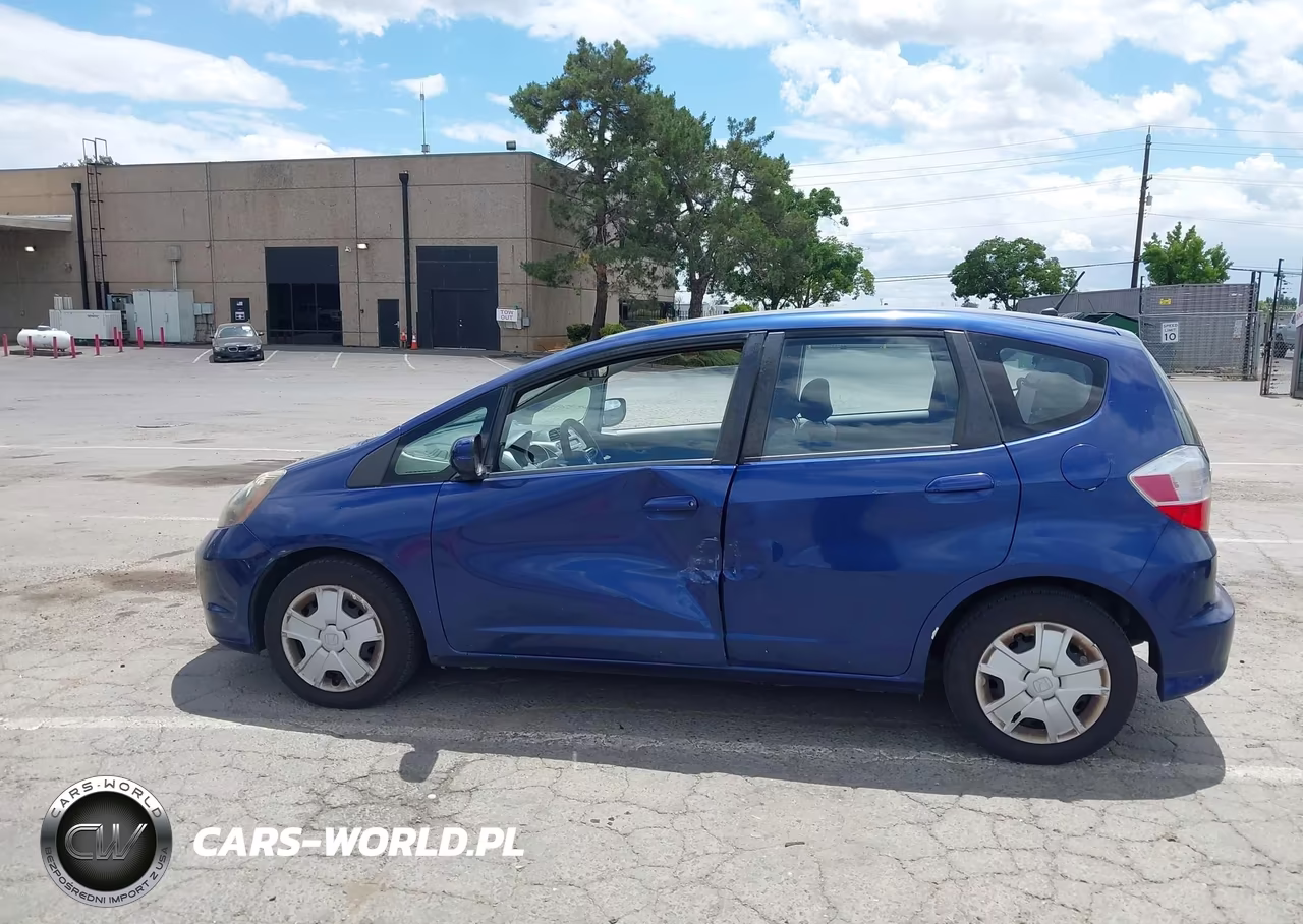 2013 Honda Fit VIN:JHMGE8H32DC047045 - 14
