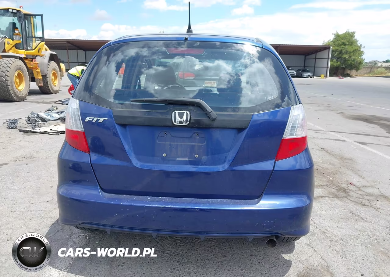 2013 Honda Fit VIN:JHMGE8H32DC047045 - 16