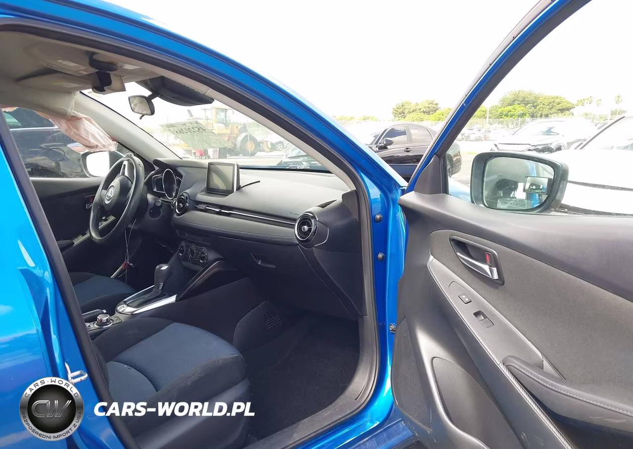 2017 Toyota Yaris Ia VIN:3MYDLBYV6HY158334 - 5