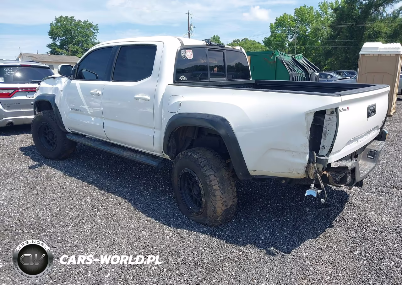 2016 Toyota Tacoma Sr5 V6 VIN:3TMAZ5CNXGM010217 - 3