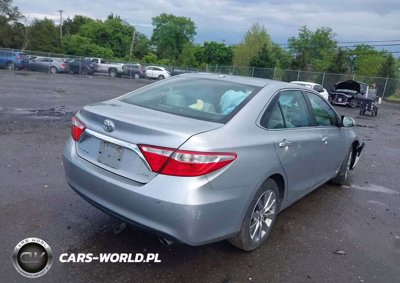 2017 Toyota Camry Xle VIN:4T1BF1FK7HU760268 - 4