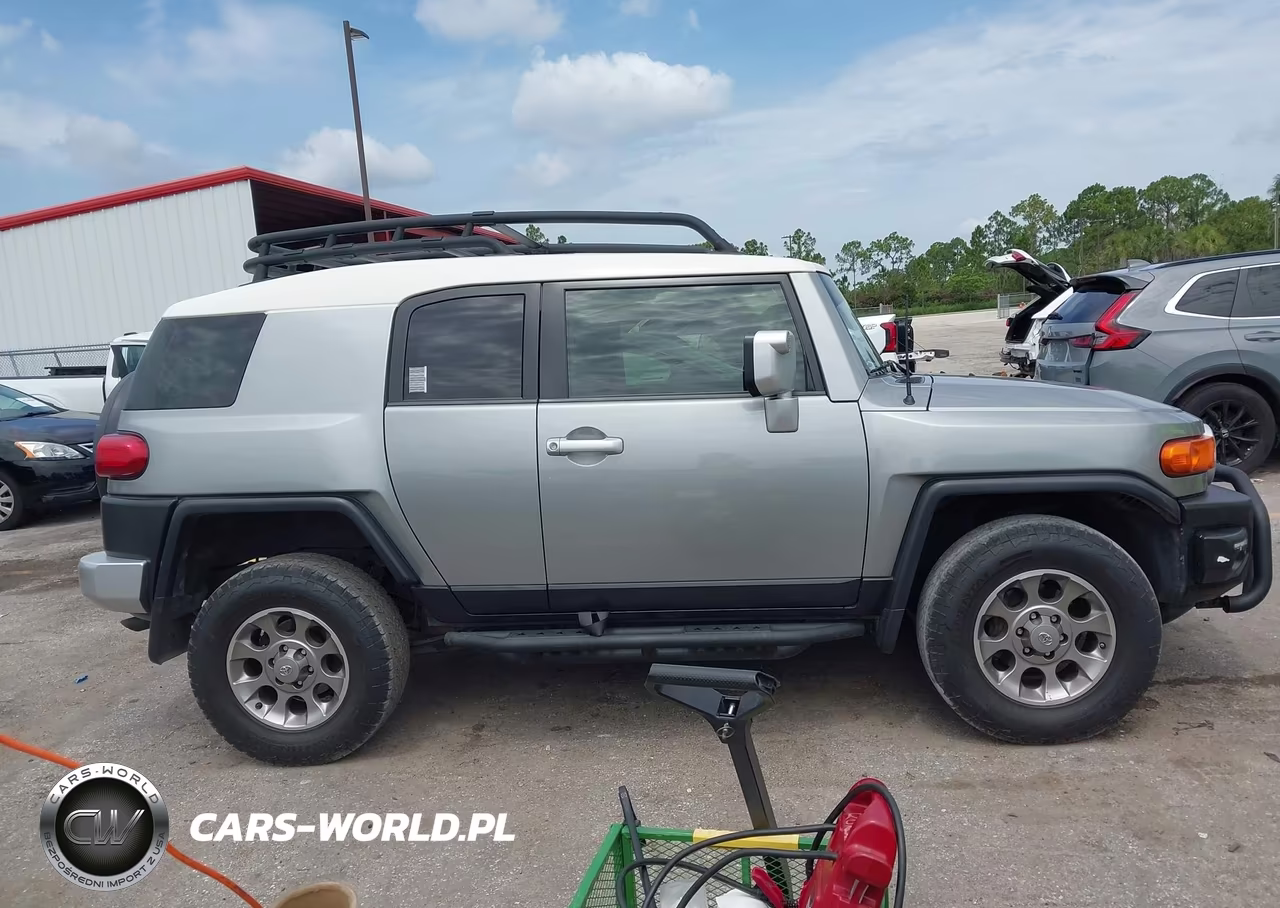 2012 Toyota Fj Cruiser VIN:JTEBU4BF0CK118544 - 13