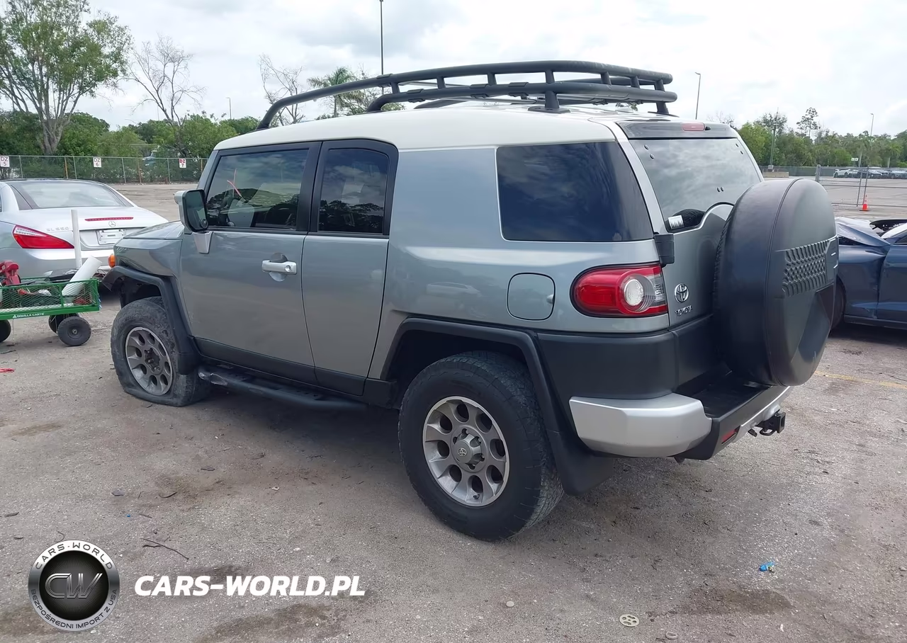 2012 Toyota Fj Cruiser VIN:JTEBU4BF0CK118544 - 3