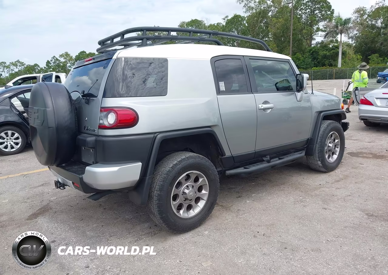 2012 Toyota Fj Cruiser VIN:JTEBU4BF0CK118544 - 4