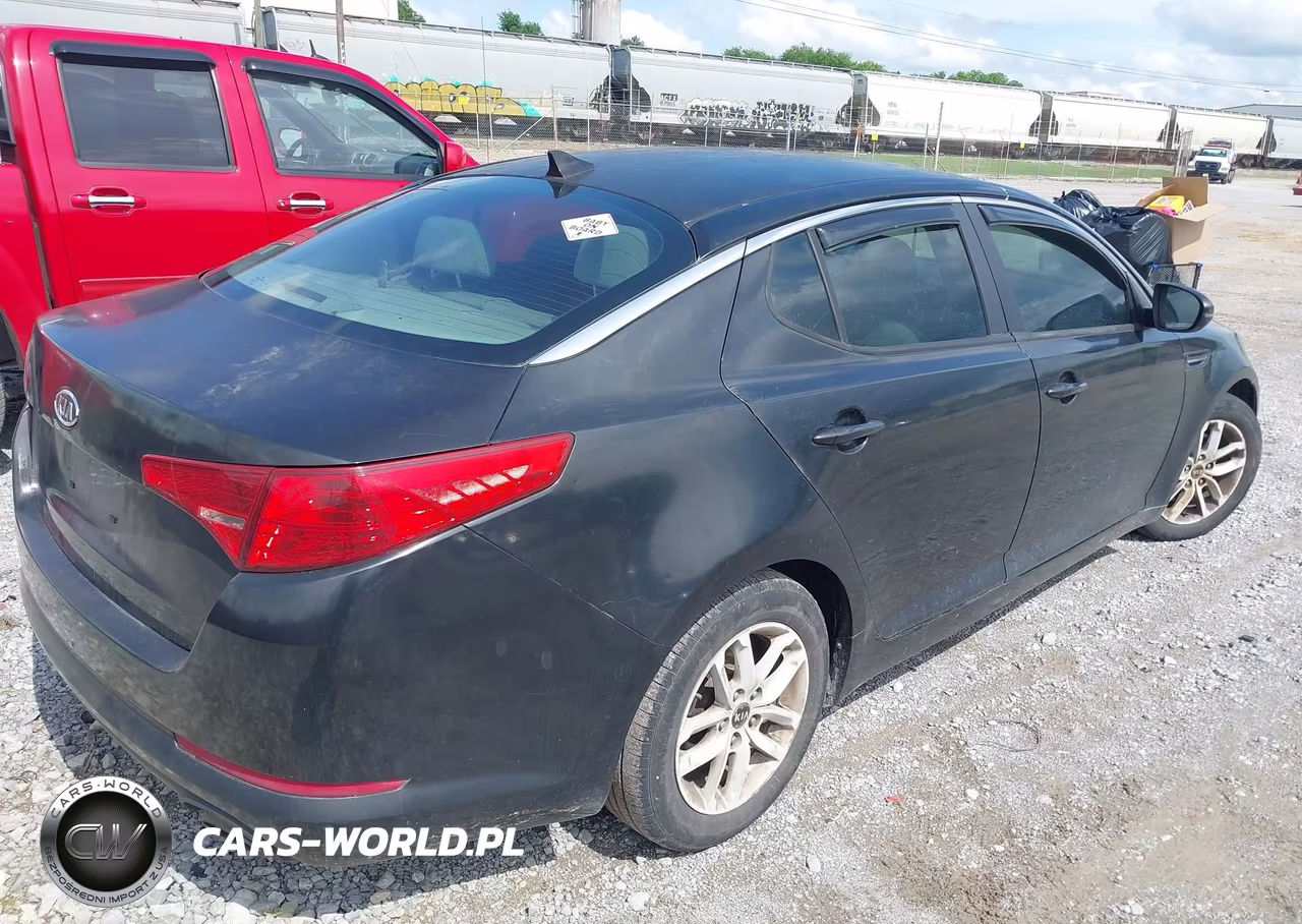 2011 Kia Optima Lx VIN:KNAGM4A70B5085253 - 4