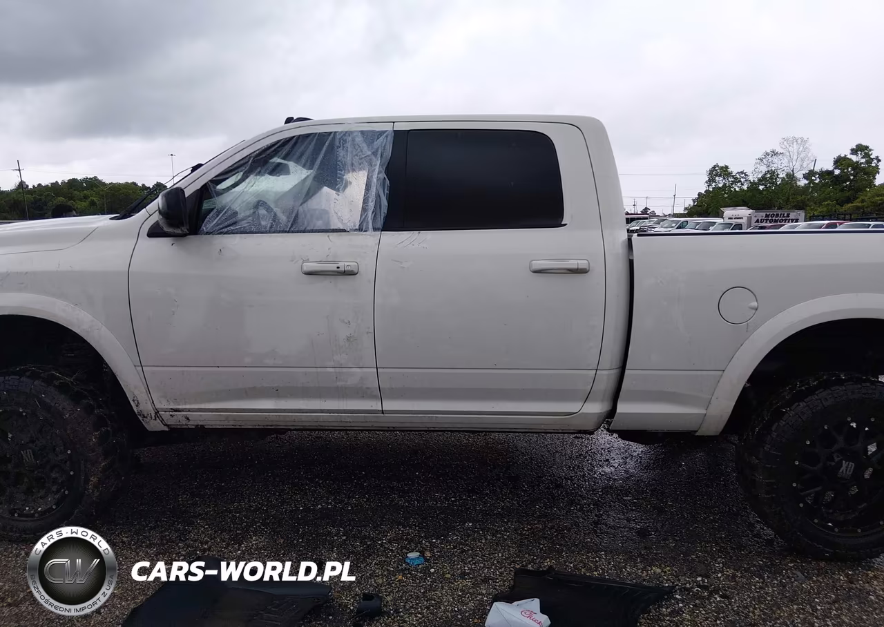 2018 Ram 2500 Laramie 4X4 6'4 Box VIN:3C6UR5FL0JG380063 - 14