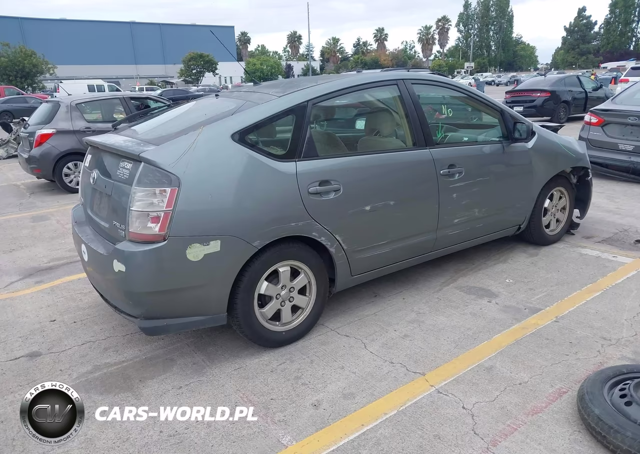 2005 Toyota Prius VIN:JTDKB20U153064684 - 4