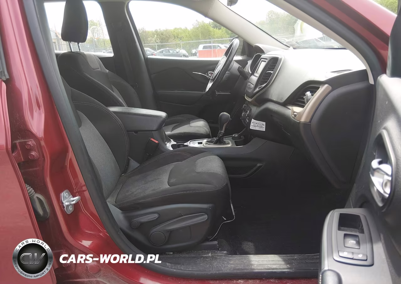 2015 Jeep Cherokee Sport VIN:1C4PJMAB4FW756004 - 5