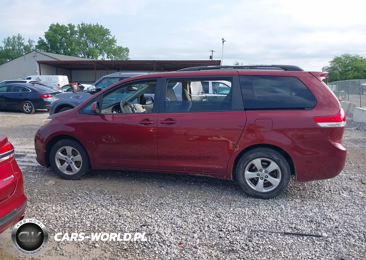 2011 Toyota Sienna Le V6 VIN:5TDKK3DC0BS016269 - 14