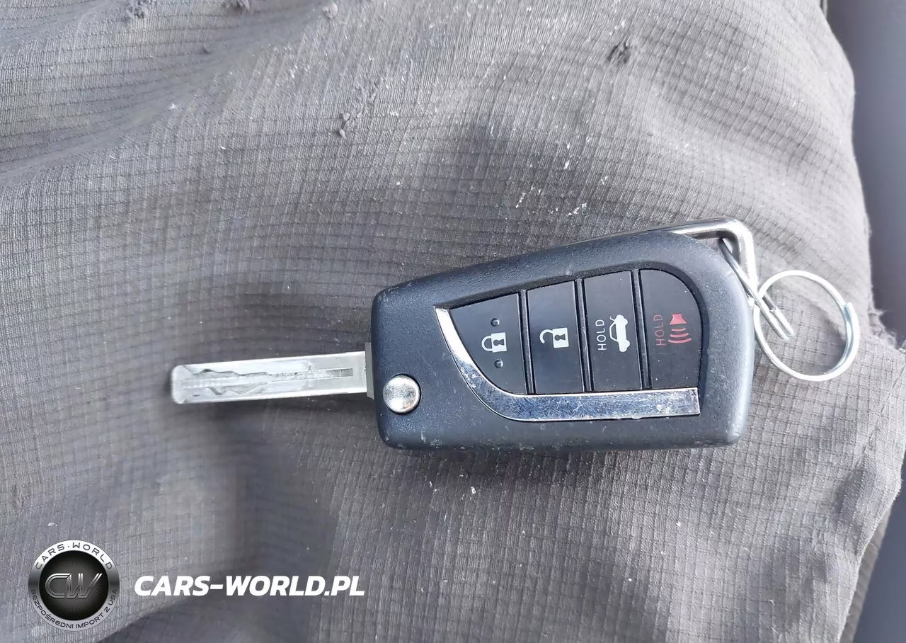 2020 Toyota Camry Le VIN:4T1C11AK9LU901411 - 11