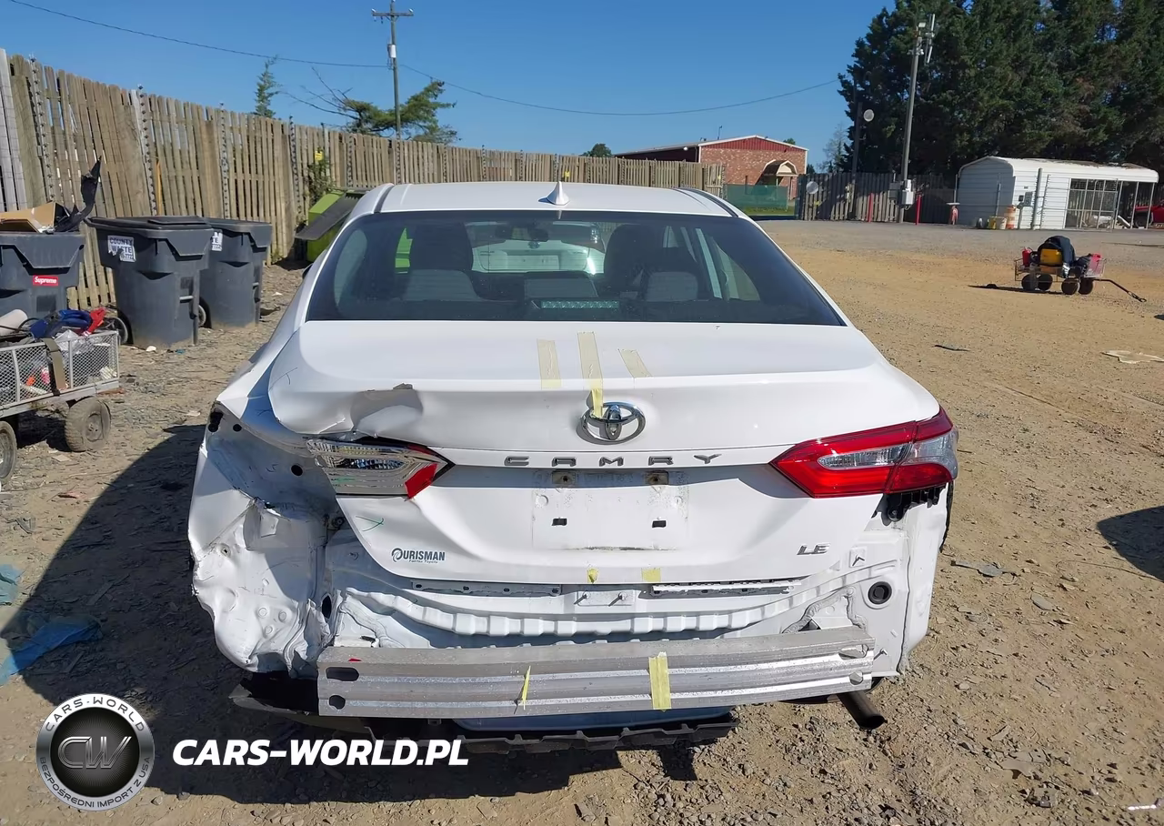 2020 Toyota Camry Le VIN:4T1C11AK9LU901411 - 16