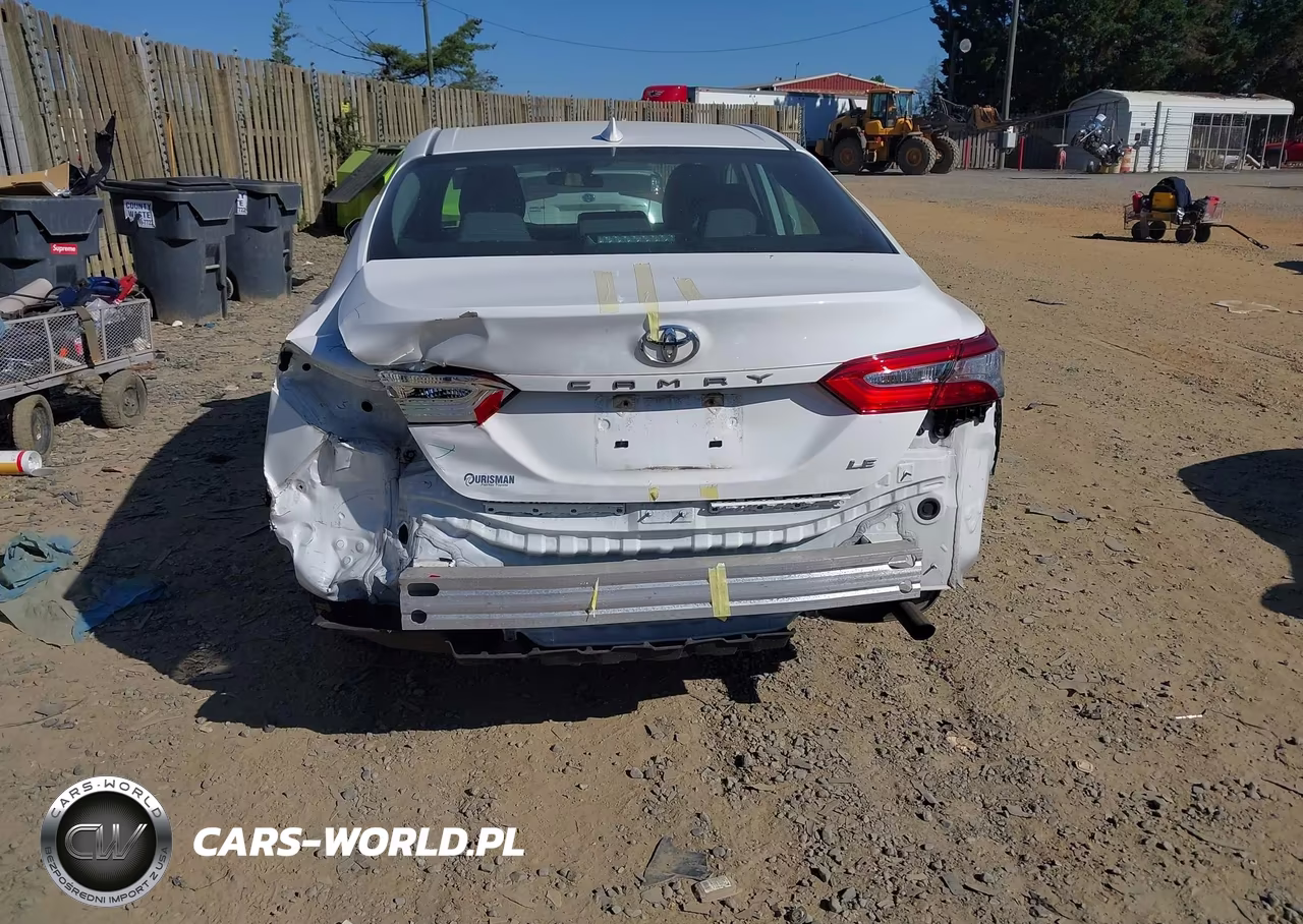 2020 Toyota Camry Le VIN:4T1C11AK9LU901411 - 6