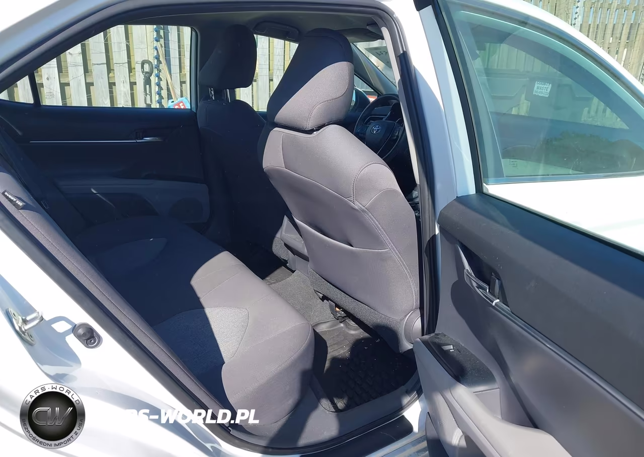 2020 Toyota Camry Le VIN:4T1C11AK9LU901411 - 8