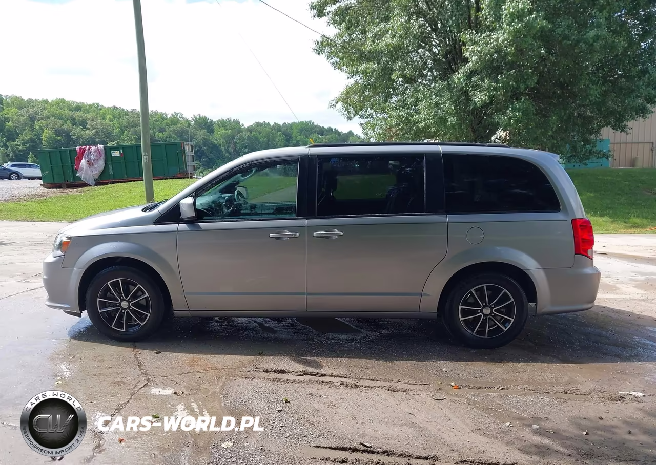 2018 Dodge Grand Caravan Gt VIN:2C4RDGEG9JR281894 - 14