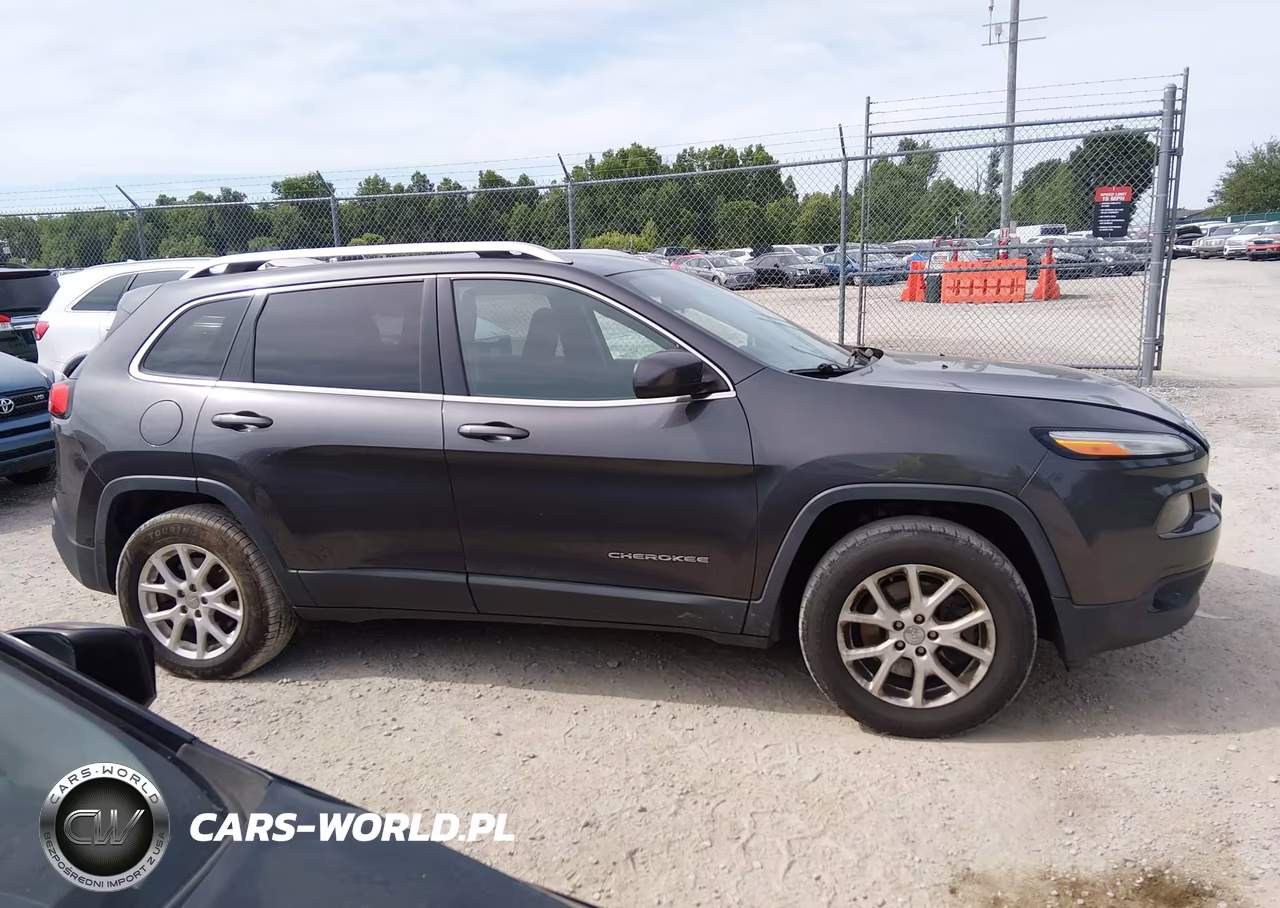 2015 Jeep Cherokee Latitude VIN:1C4PJMCB3FW744231 - 13