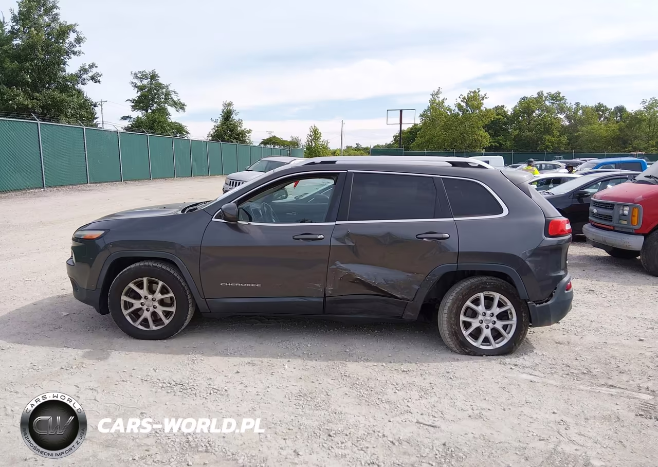 2015 Jeep Cherokee Latitude VIN:1C4PJMCB3FW744231 - 14