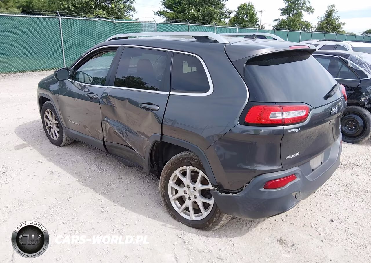 2015 Jeep Cherokee Latitude VIN:1C4PJMCB3FW744231 - 3