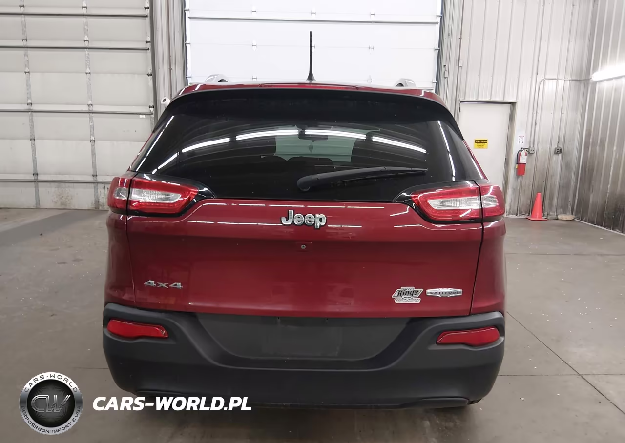 2015 Jeep Cherokee Latitude VIN:1C4PJMCB5FW540613 - 17