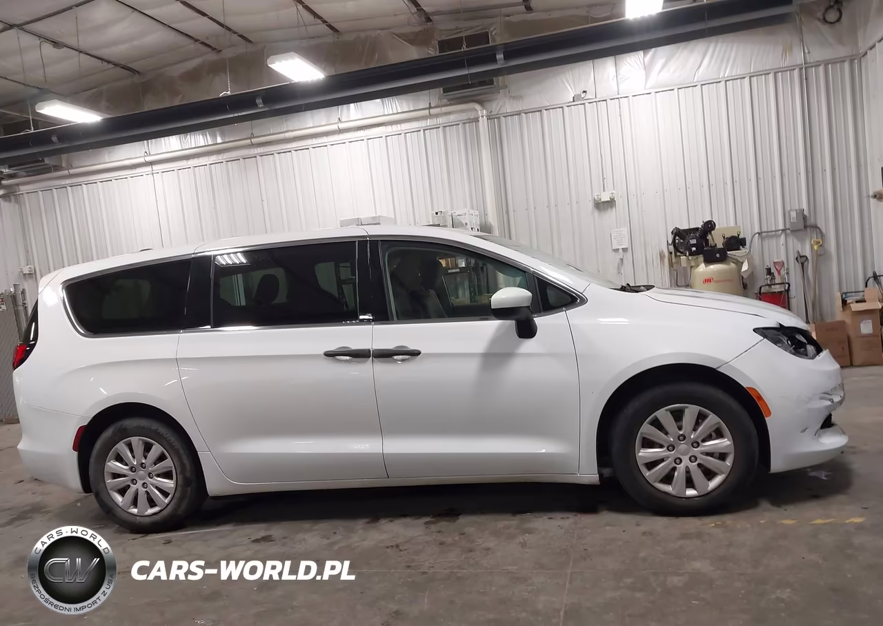 2021 Chrysler Voyager L VIN:2C4RC1AG9MR513324 - 13