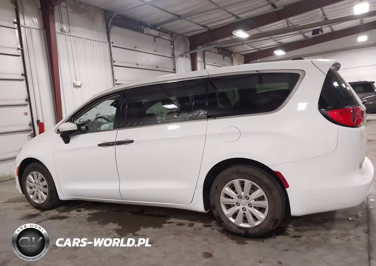 2021 Chrysler Voyager L VIN:2C4RC1AG9MR513324 - 14