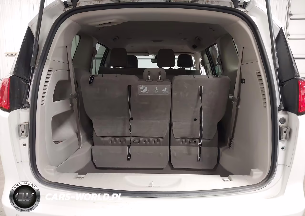 2021 Chrysler Voyager L VIN:2C4RC1AG9MR513324 - 17