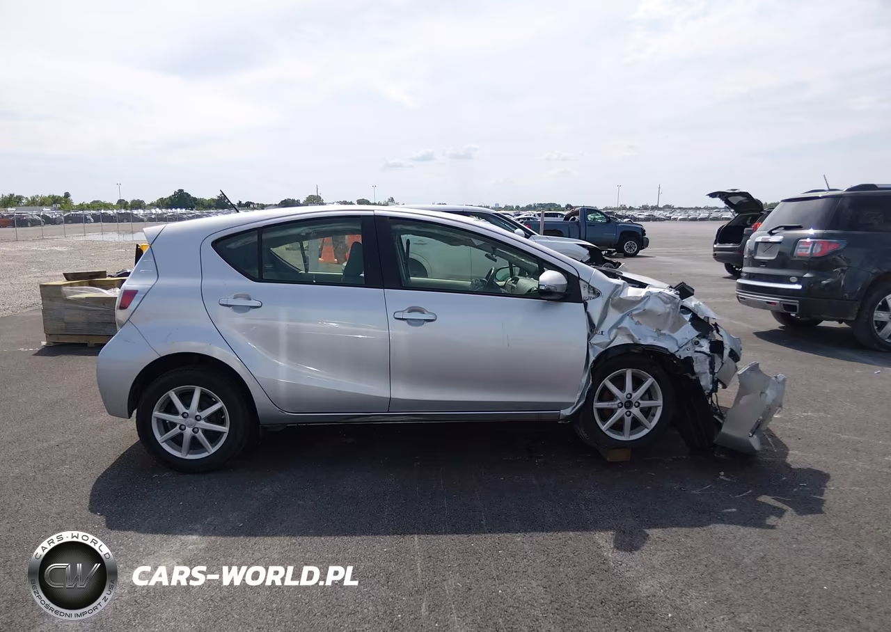 2014 Toyota Prius C Four VIN:JTDKDTB34E1081785 - 14