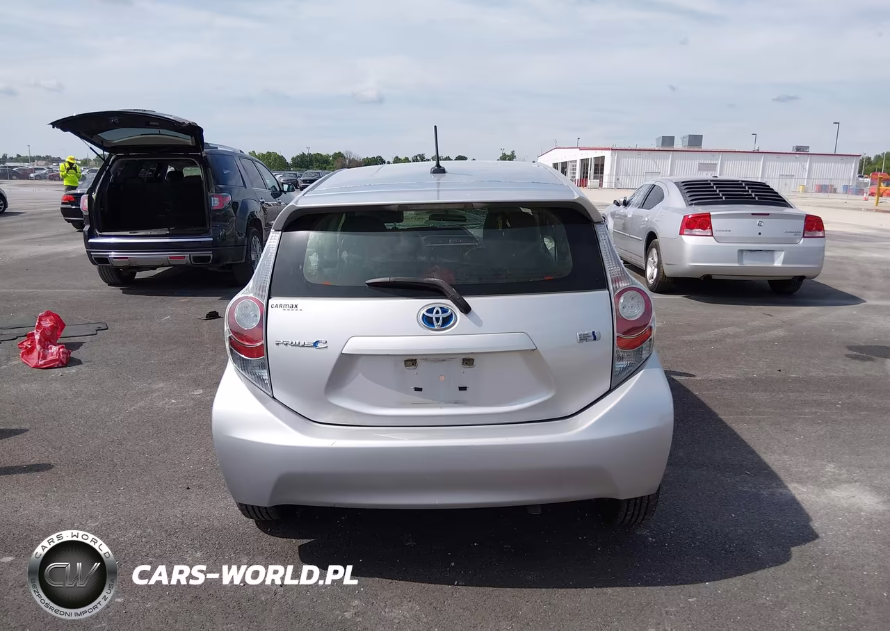 2014 Toyota Prius C Four VIN:JTDKDTB34E1081785 - 17
