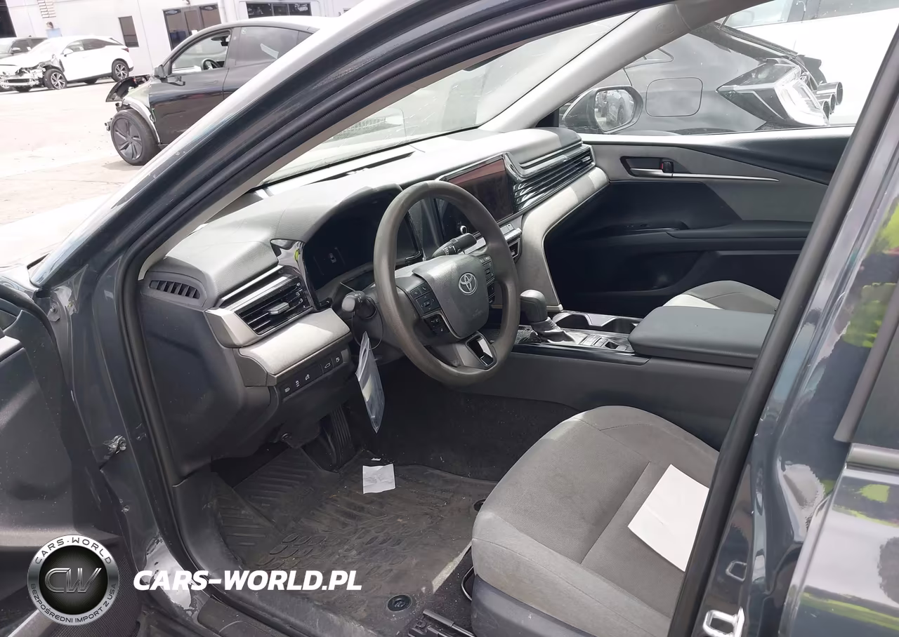2025 Toyota Camry Le VIN:4T1DAACK7SU205503 - 18