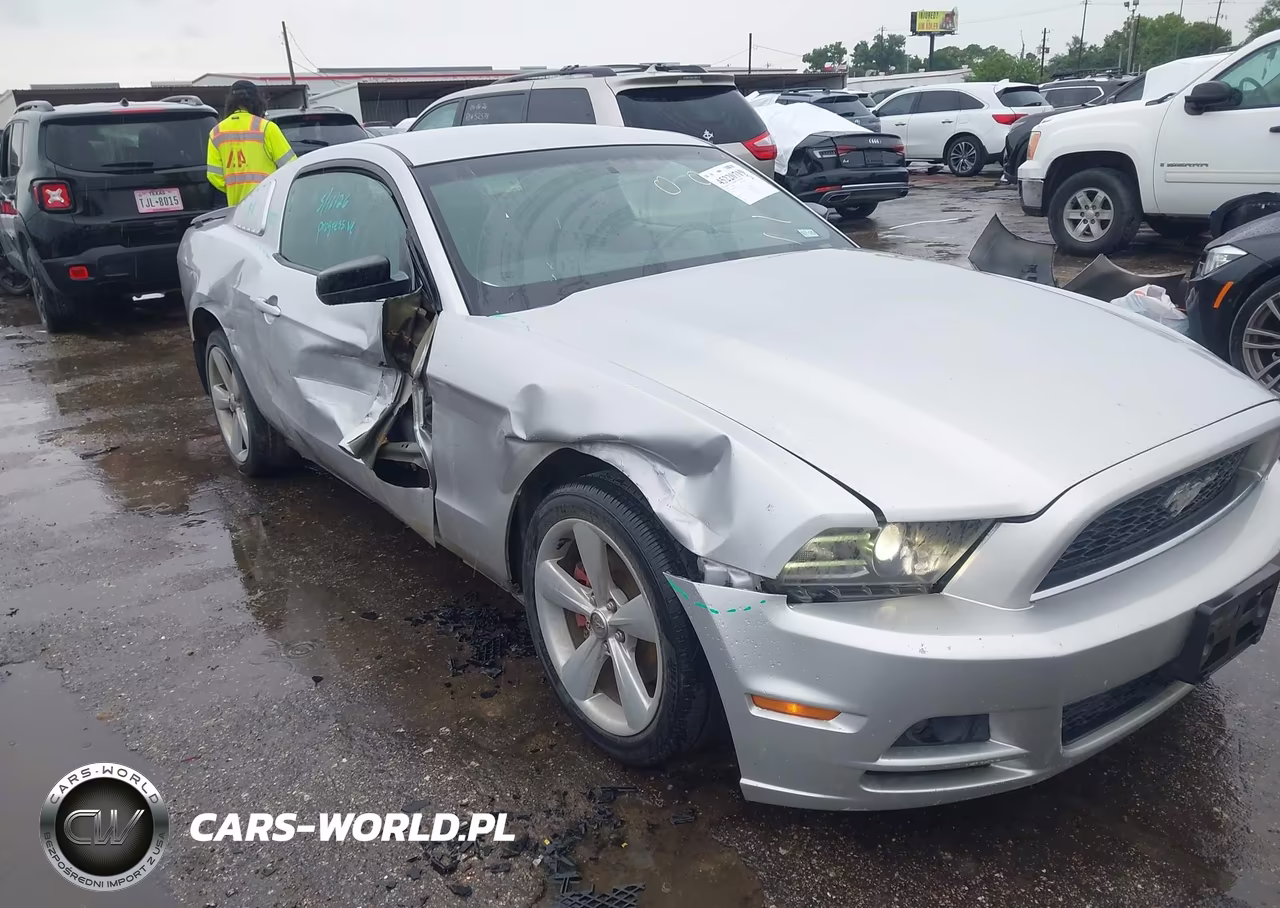 2014 Ford Mustang V6