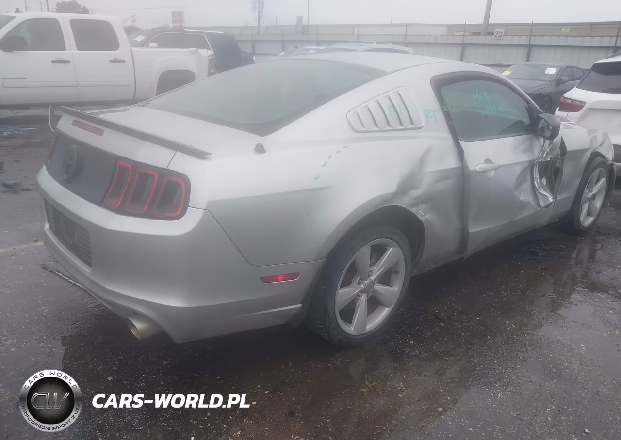 2014 Ford Mustang V6 VIN:1ZVBP8AM2E5226407 - 4