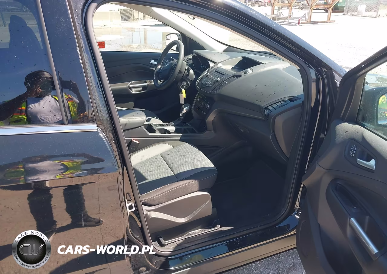2018 Ford Escape Se VIN:1FMCU9GD9JUD08868 - 5