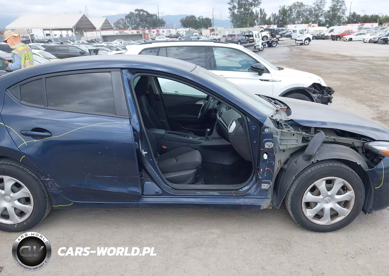 2018 Mazda Mazda3 Sport VIN:3MZBN1U75JM271686 - 14