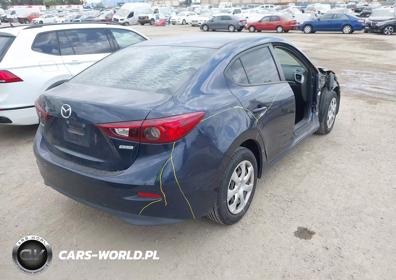 2018 Mazda Mazda3 Sport VIN:3MZBN1U75JM271686 - 4